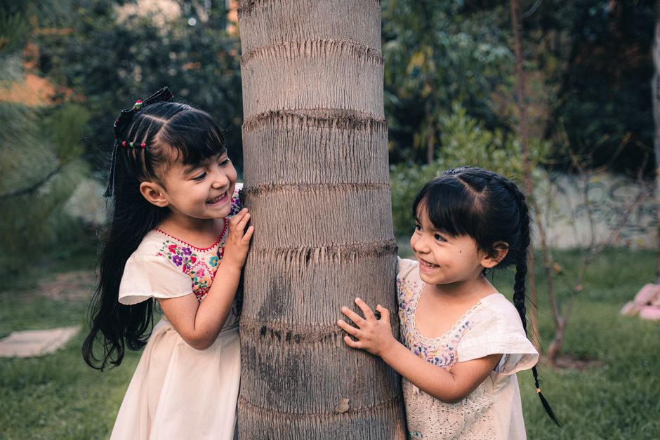 Hermanas que no sabían que lo eran: lo que su historia nos enseña sobre el origen y la identidad de nuestros hijos