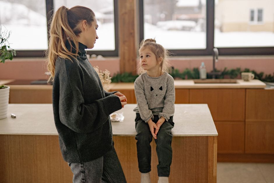 El problema no es que los niños ya no respeten — lo que realmente está pasando en casa