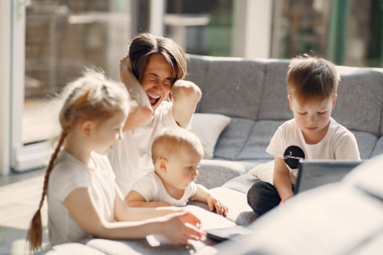 Hijos que no leen y se rinden al primer intento: qué podemos hacer las mamás desde casa