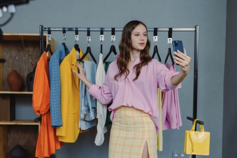 ¿La influencer de crianza que sigues es real o un personaje? Cómo saberlo (y por qué importa)